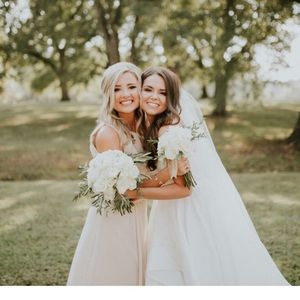 Meet your Posher, Alexis